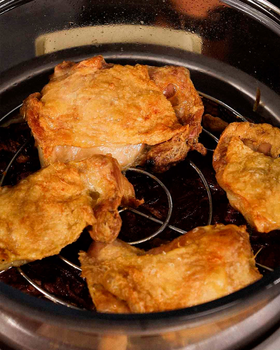 Crispy Chicken Thighs with Steamed Vegetables