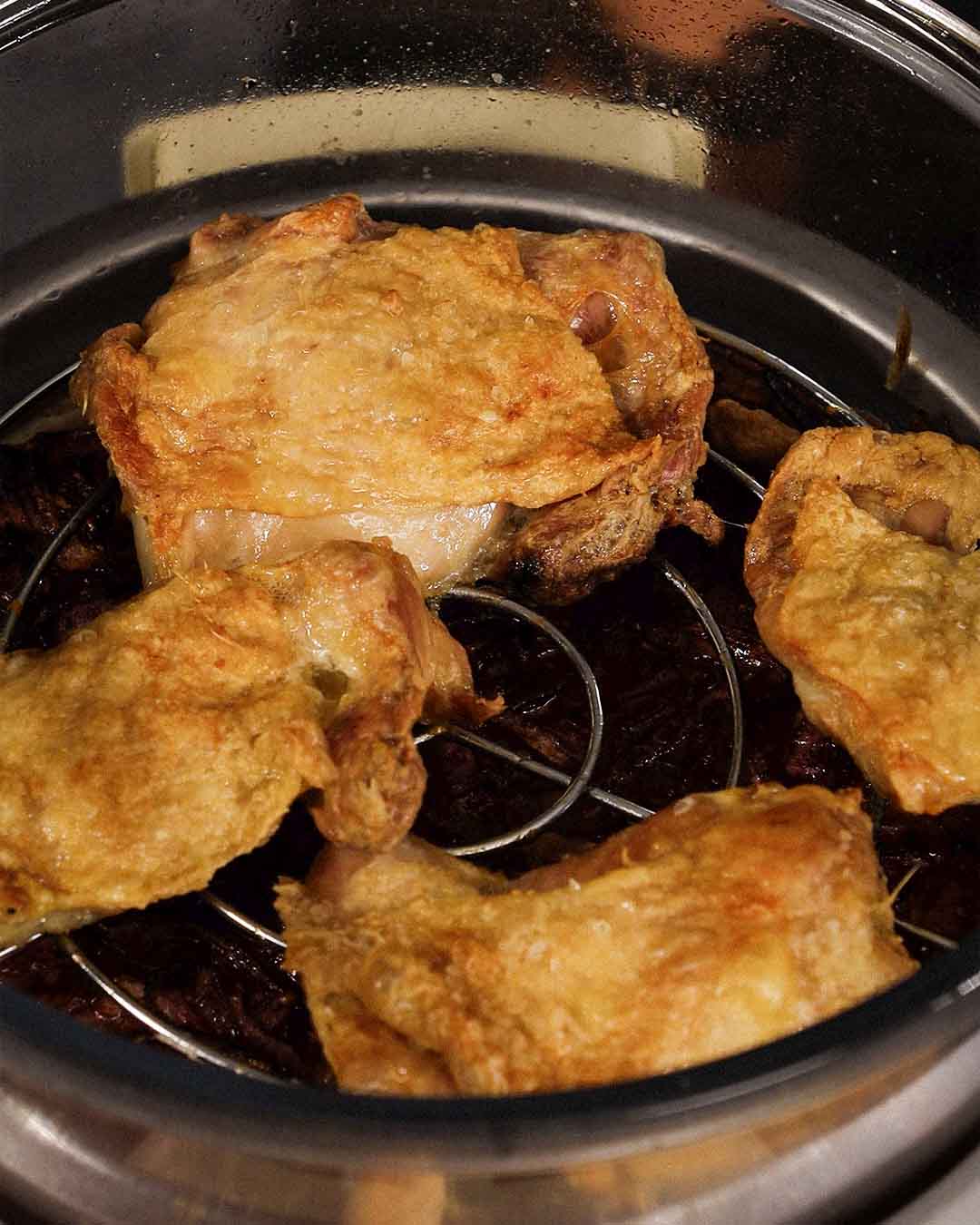 Crispy Chicken Thighs with Steamed Vegetables