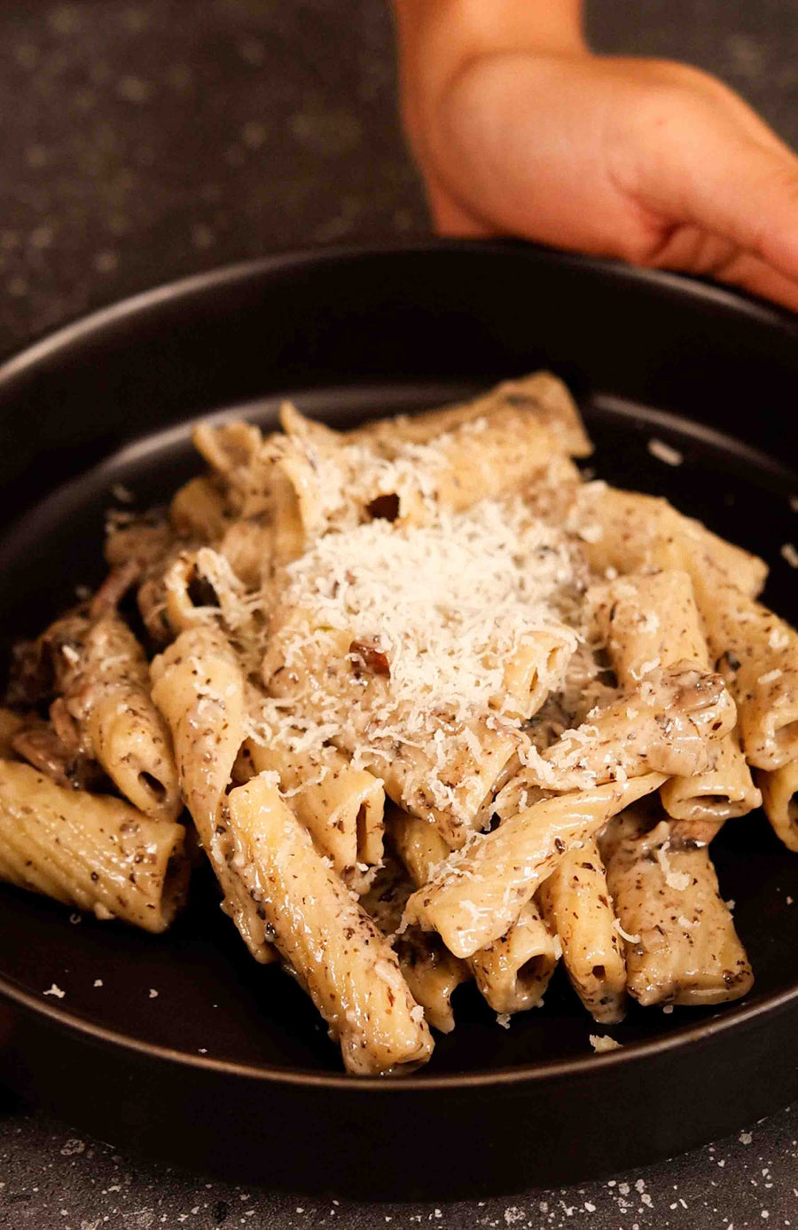 A plate of delicious Pasta Al Tartufo Nero made by the Round Claypot Multi-Cooker.