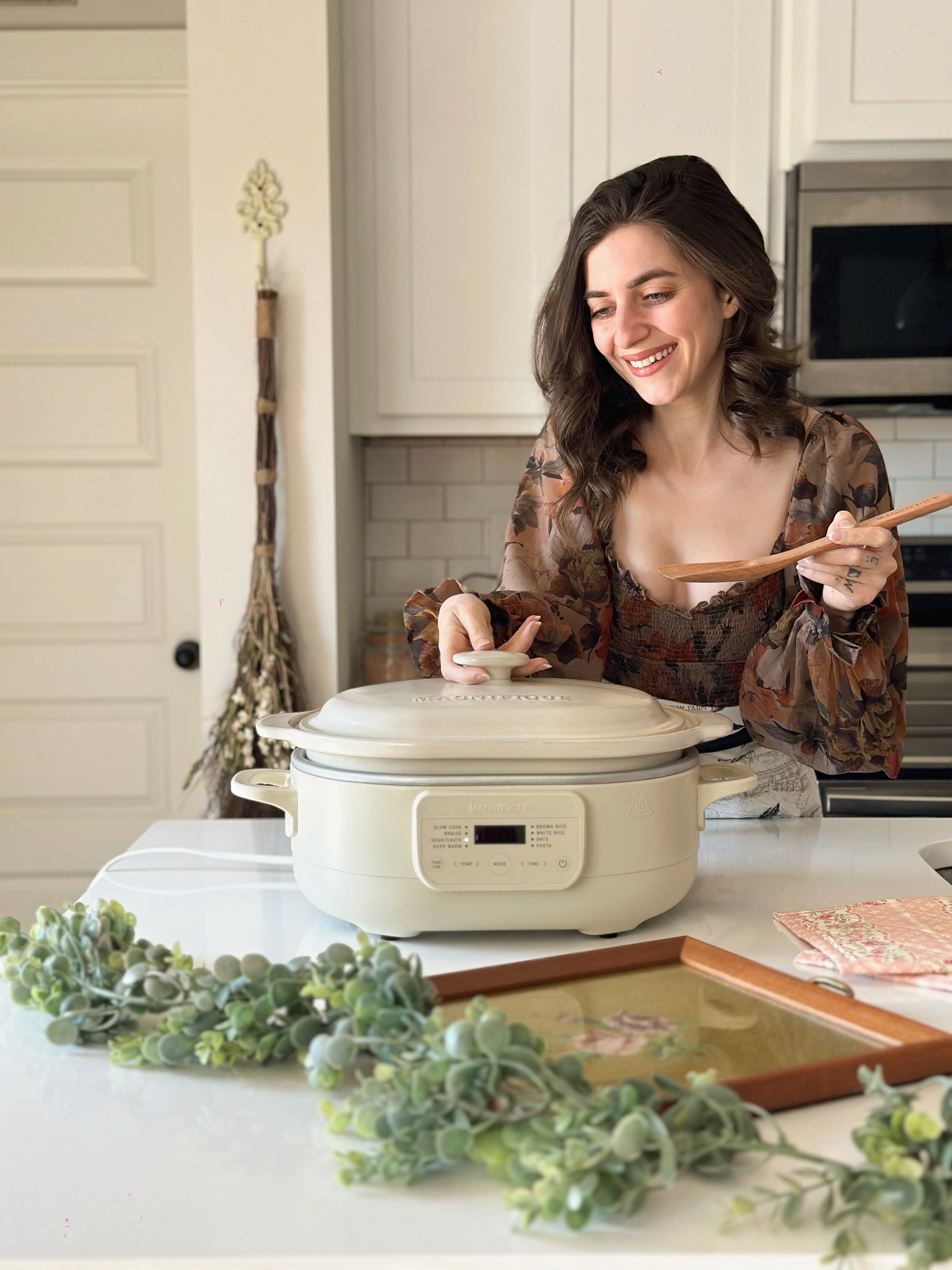 Why the Magnifique Claypot Oven Is the Perfect Mother’s Day Gift