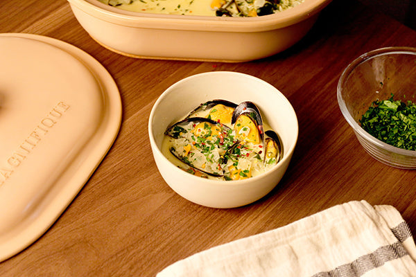 Garlic Wine Mussels in the Claypot Oven
