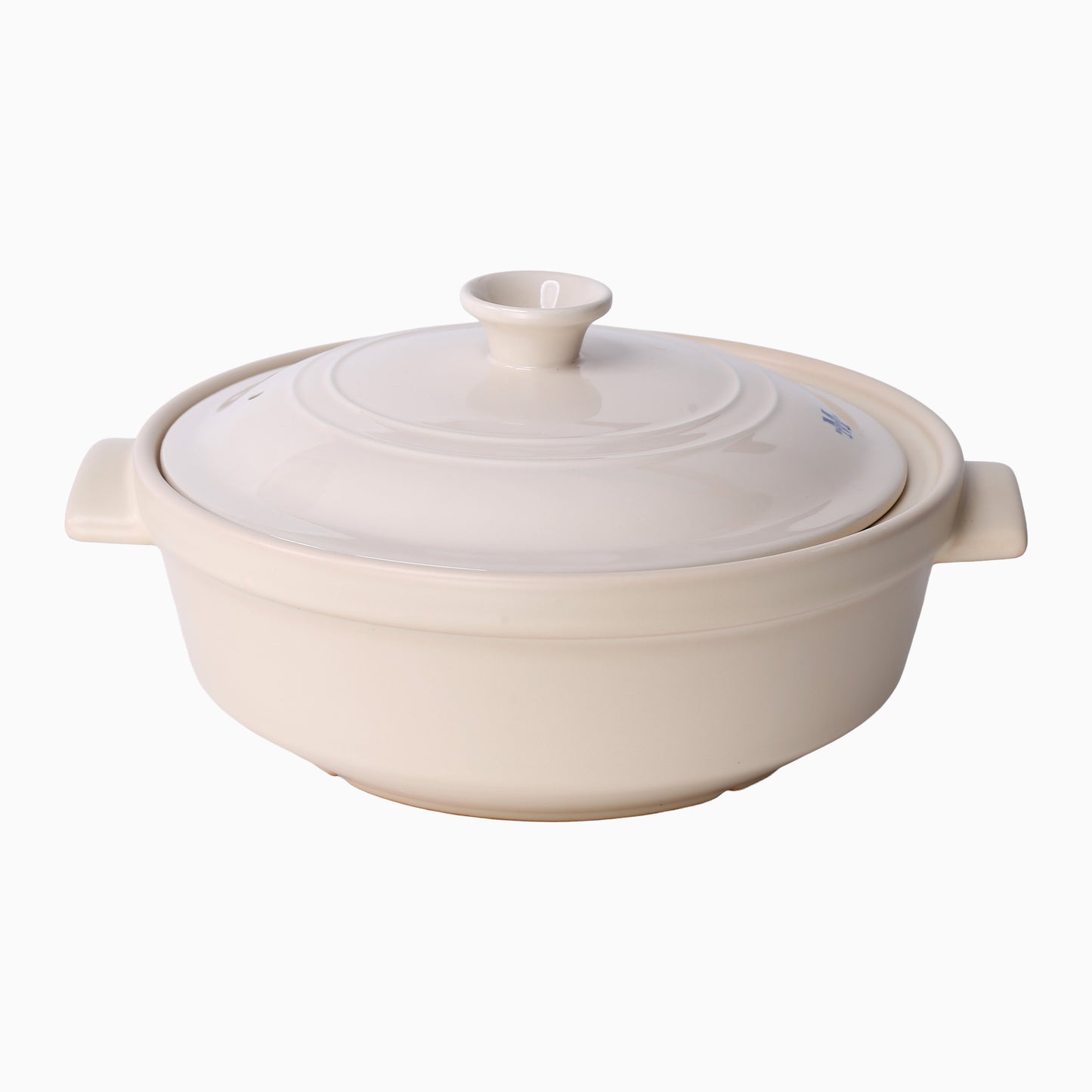 The Flami Pot, a non-toxic cookware made from pure clay, ideal for chemical-free cooking.